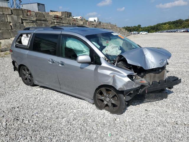 2017 TOYOTA SIENNA SE 5TDXZ3DC5HS774036