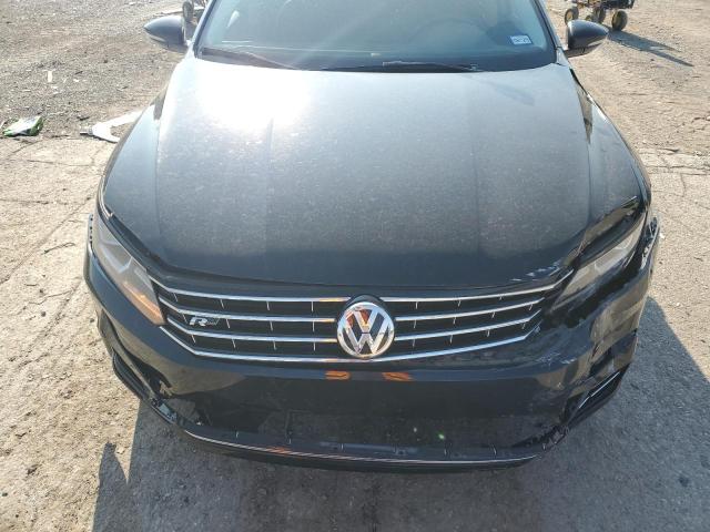 2017 VOLKSWAGEN PASSAT R-L 1VWDT7A32HC056782