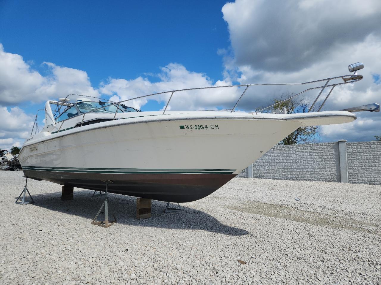  Salvage Sea Ray Sundancer