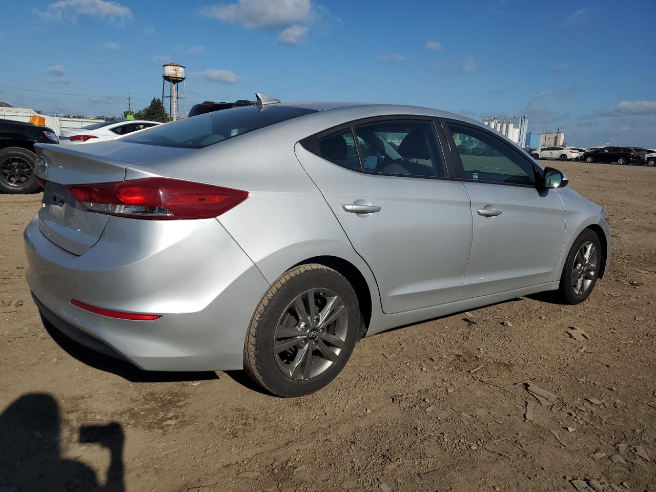 HYUNDAI ELANTRA SE