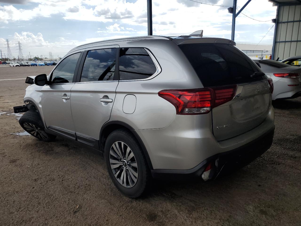 MITSUBISHI OUTLANDER SE