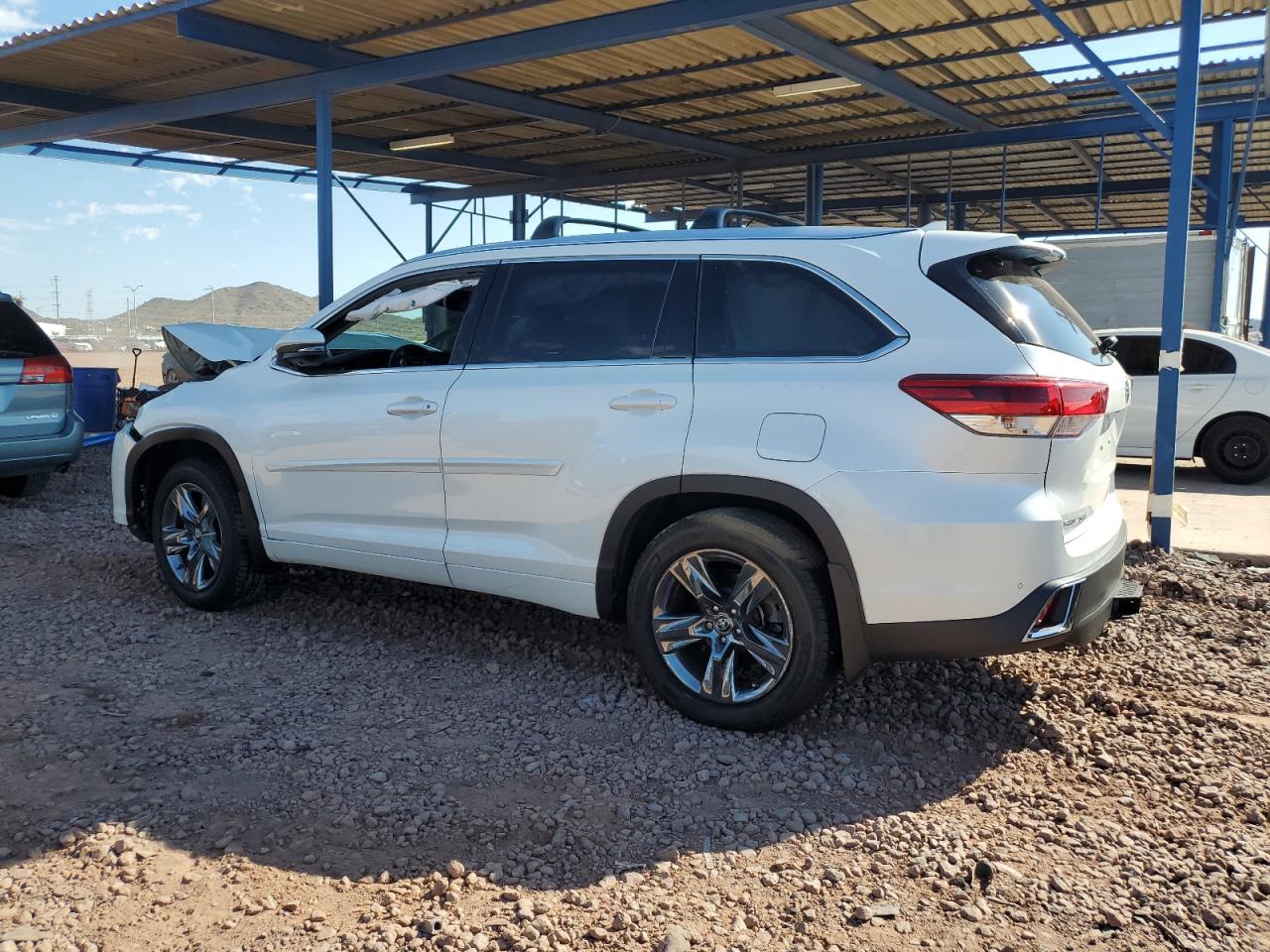Lot #3310776957 2019 TOYOTA HIGHLANDER