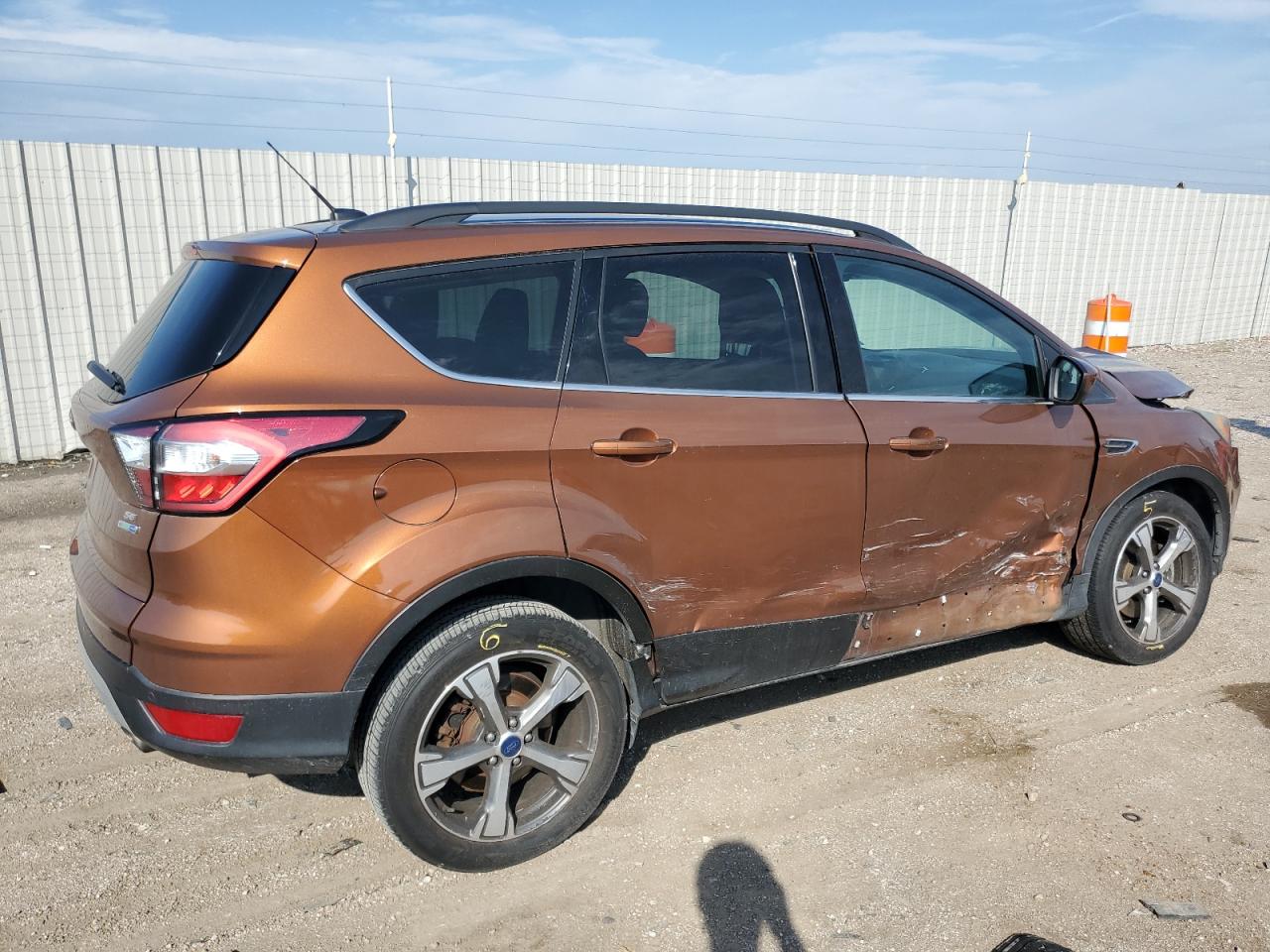 FORD ESCAPE SE