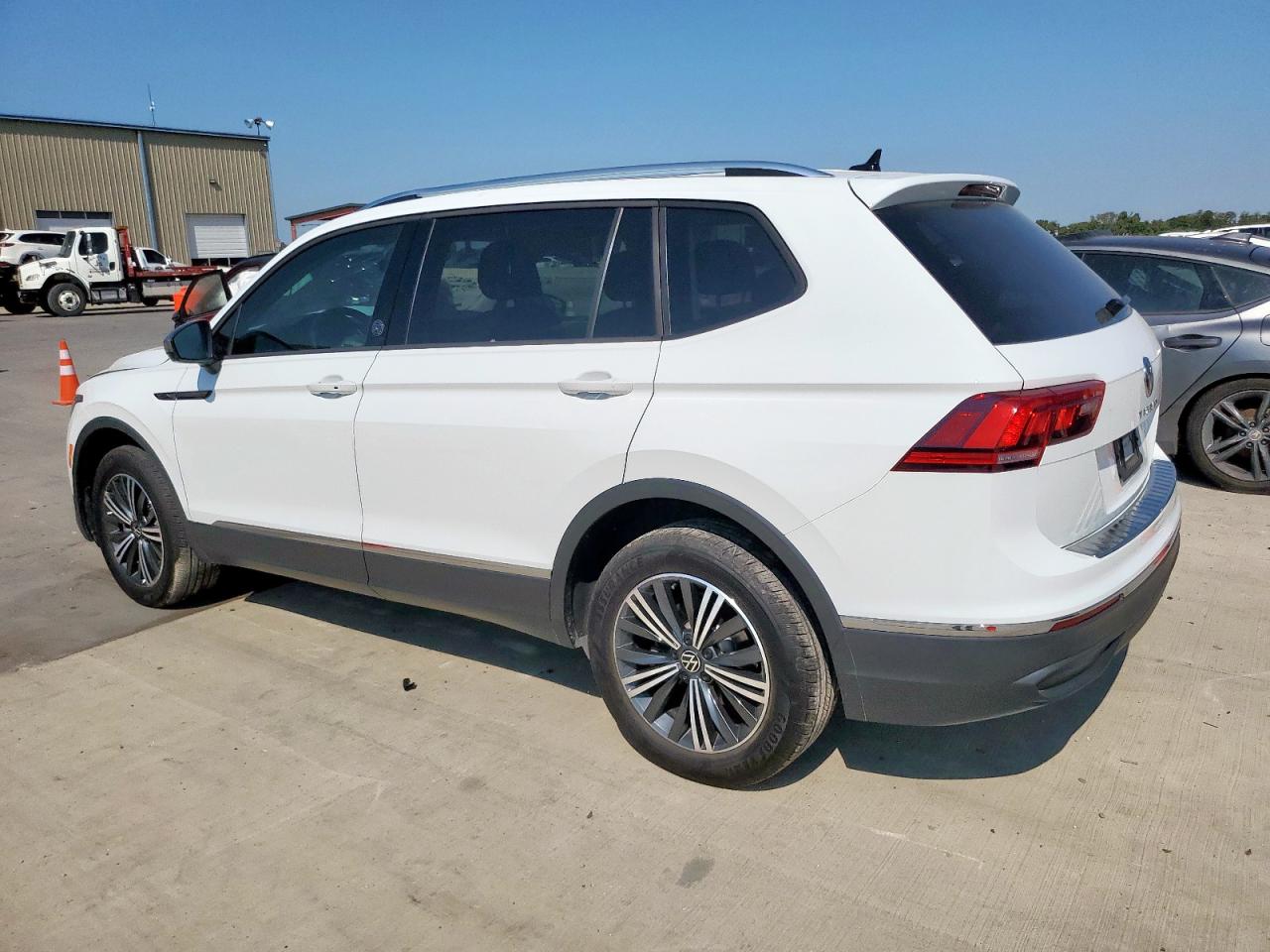 VOLKSWAGEN TIGUAN SE