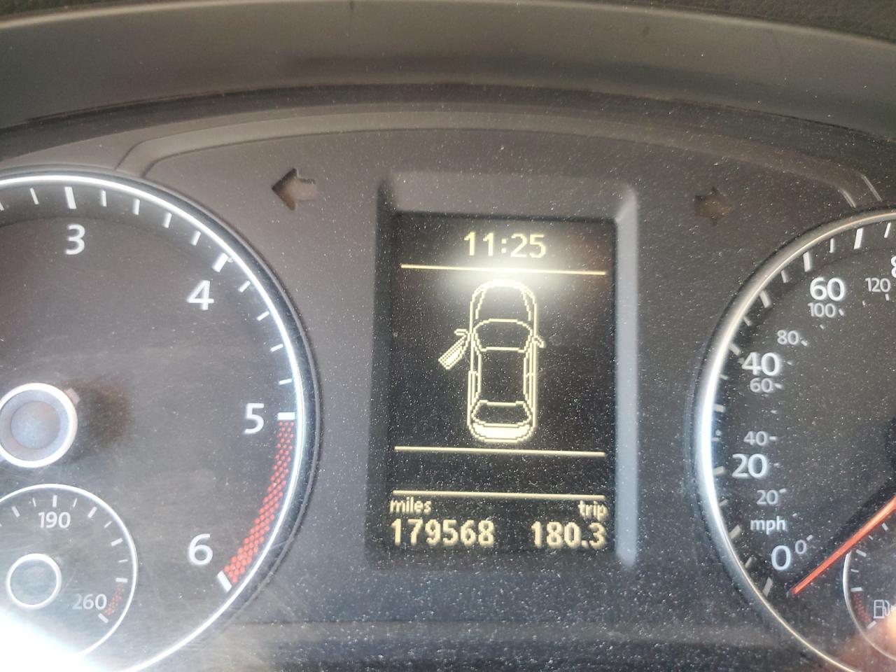 VOLKSWAGEN PASSAT SE