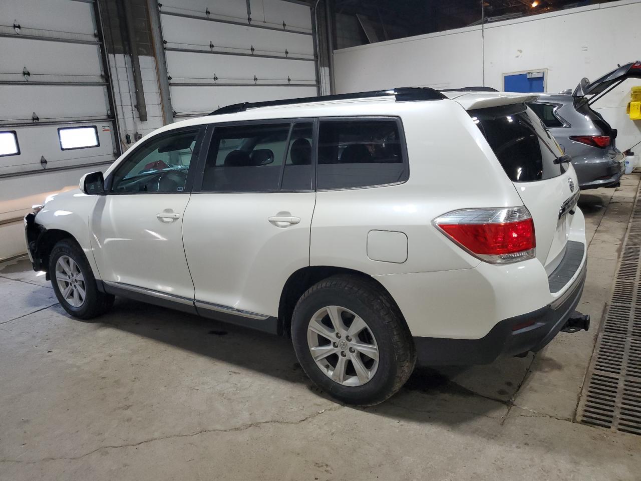 TOYOTA HIGHLANDER BASE