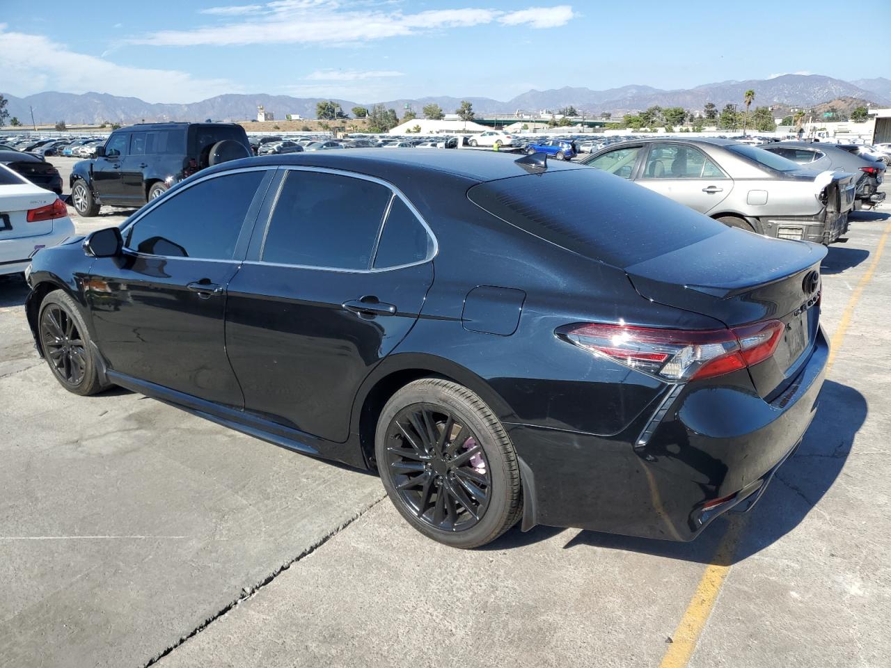 TOYOTA CAMRY SE NIGHT SHADE