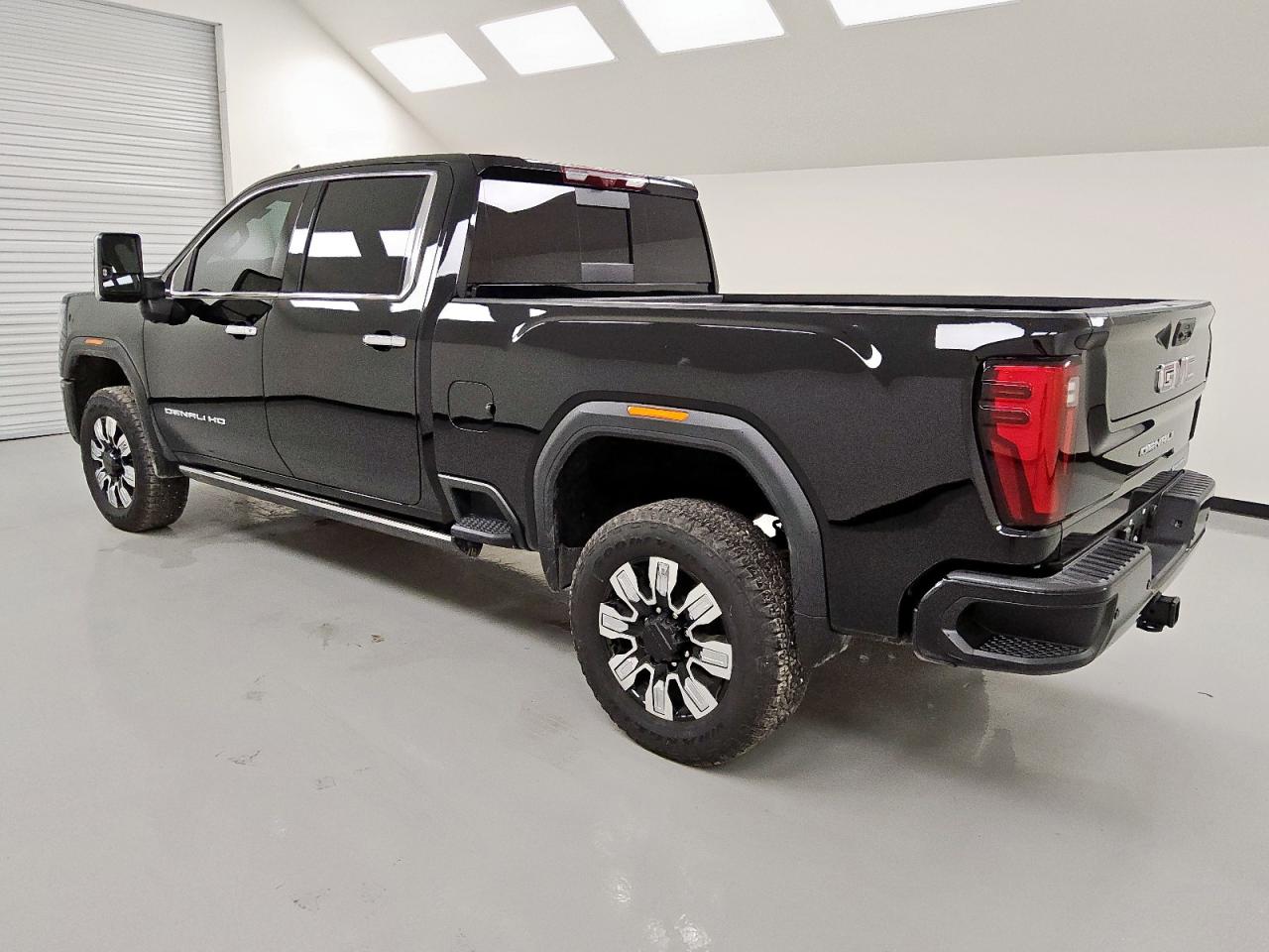 GMC SIERRA K2500 DENALI