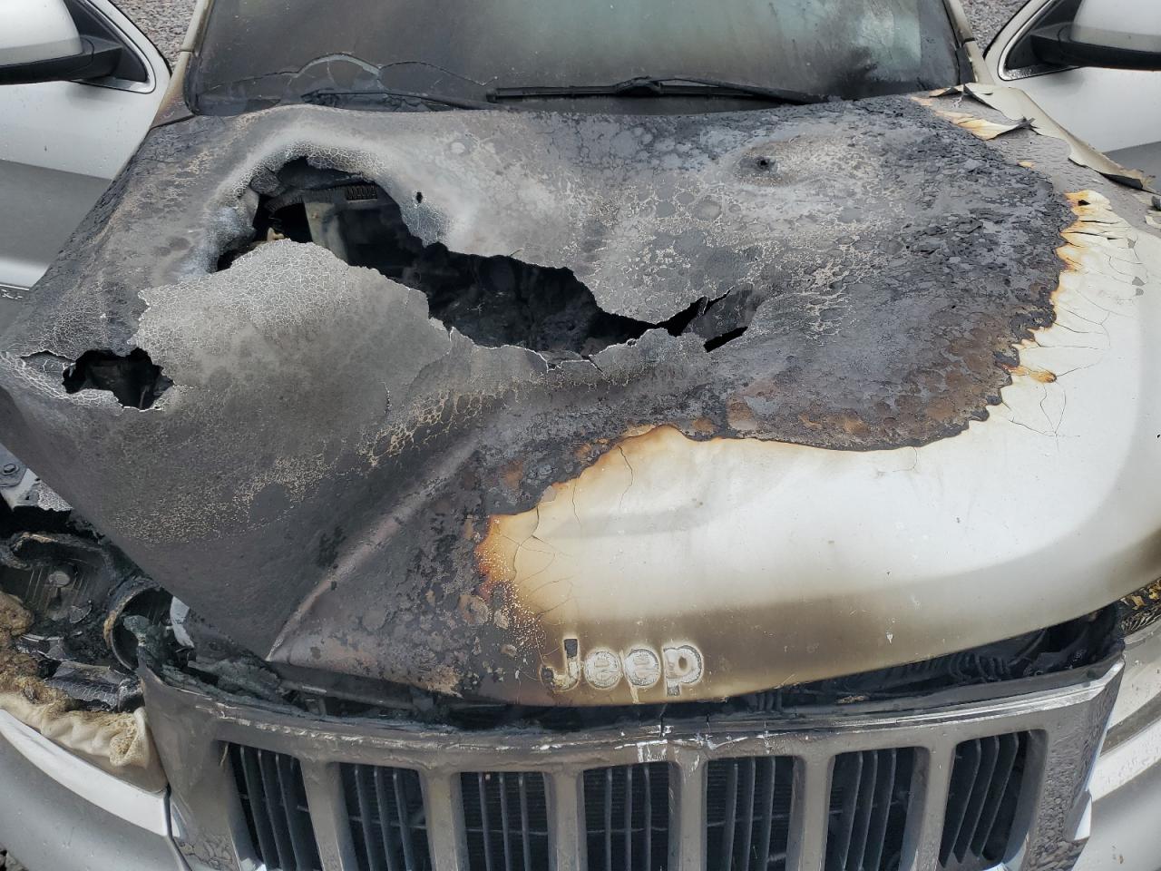 JEEP GRAND CHEROKEE LAREDO