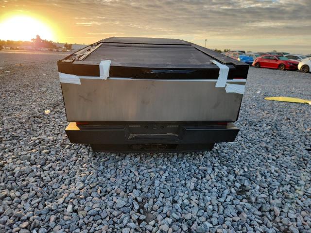 2024 TESLA CYBERTRUCK 7G2CEHEE1RA032661