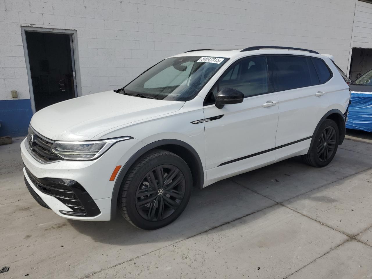 VOLKSWAGEN TIGUAN SE R-LINE BLACK