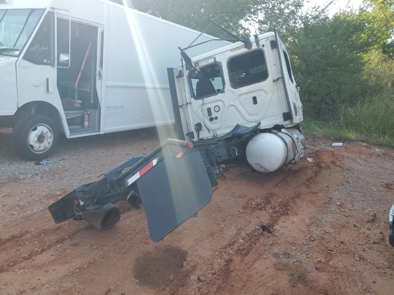 Lot #3258826805 2020 FREIGHTLINER CASCADIA 1