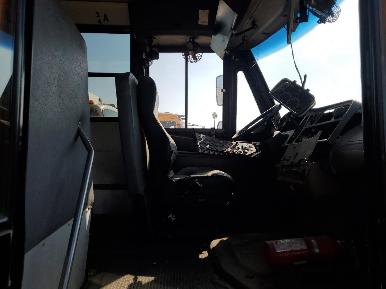 Lot #3264997916 2011 FREIGHTLINER CHASSIS B2