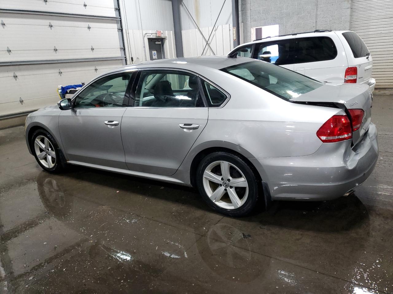 VOLKSWAGEN PASSAT SE