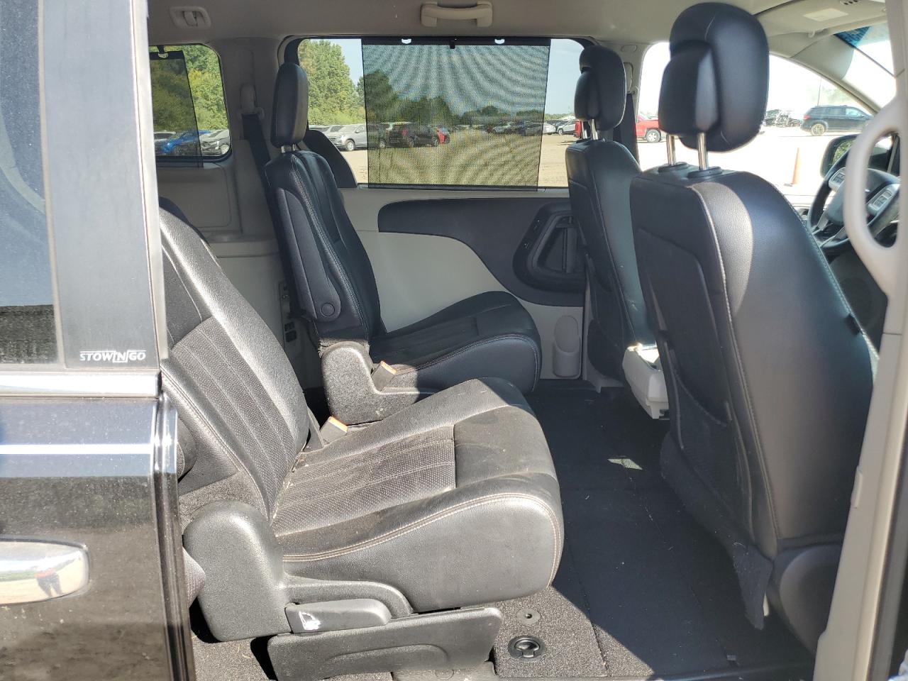 CHRYSLER TOWN & COUNTRY TOURING L