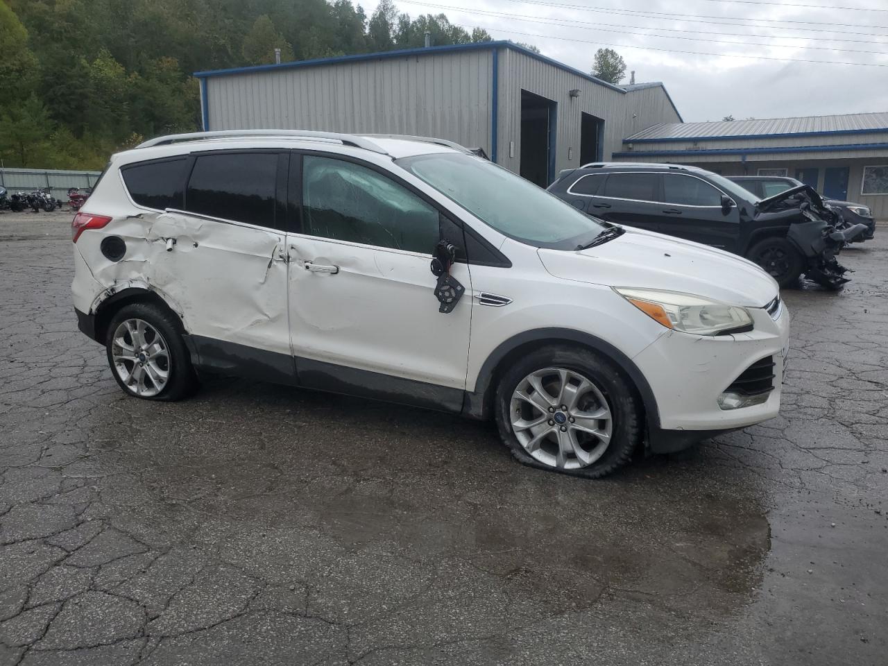 FORD ESCAPE TITANIUM