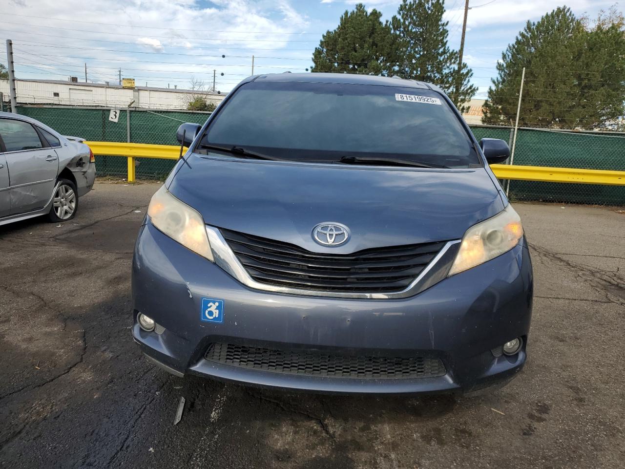 Lot #3302115174 2013 TOYOTA SIENNA LE