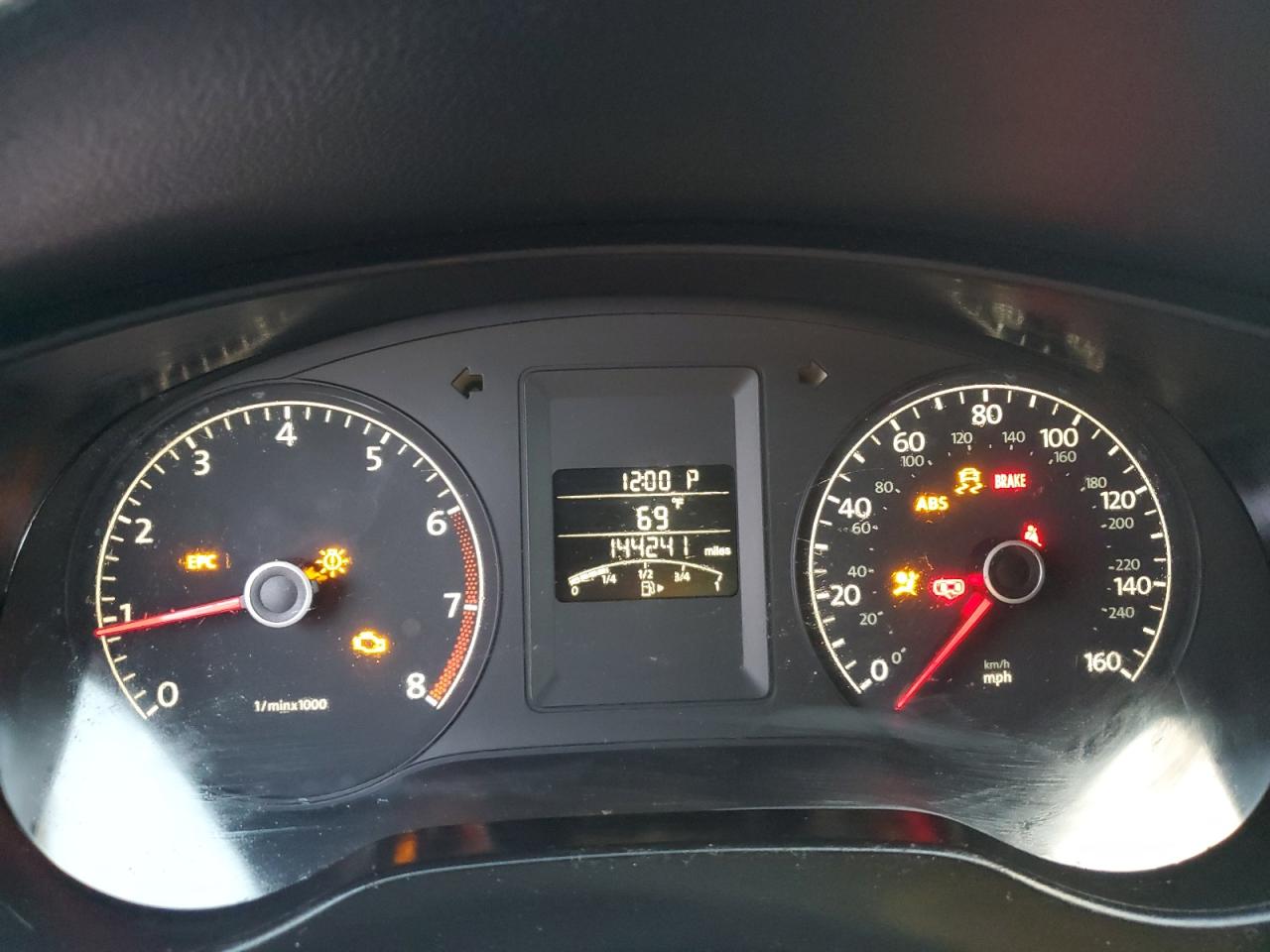 VOLKSWAGEN JETTA BASE