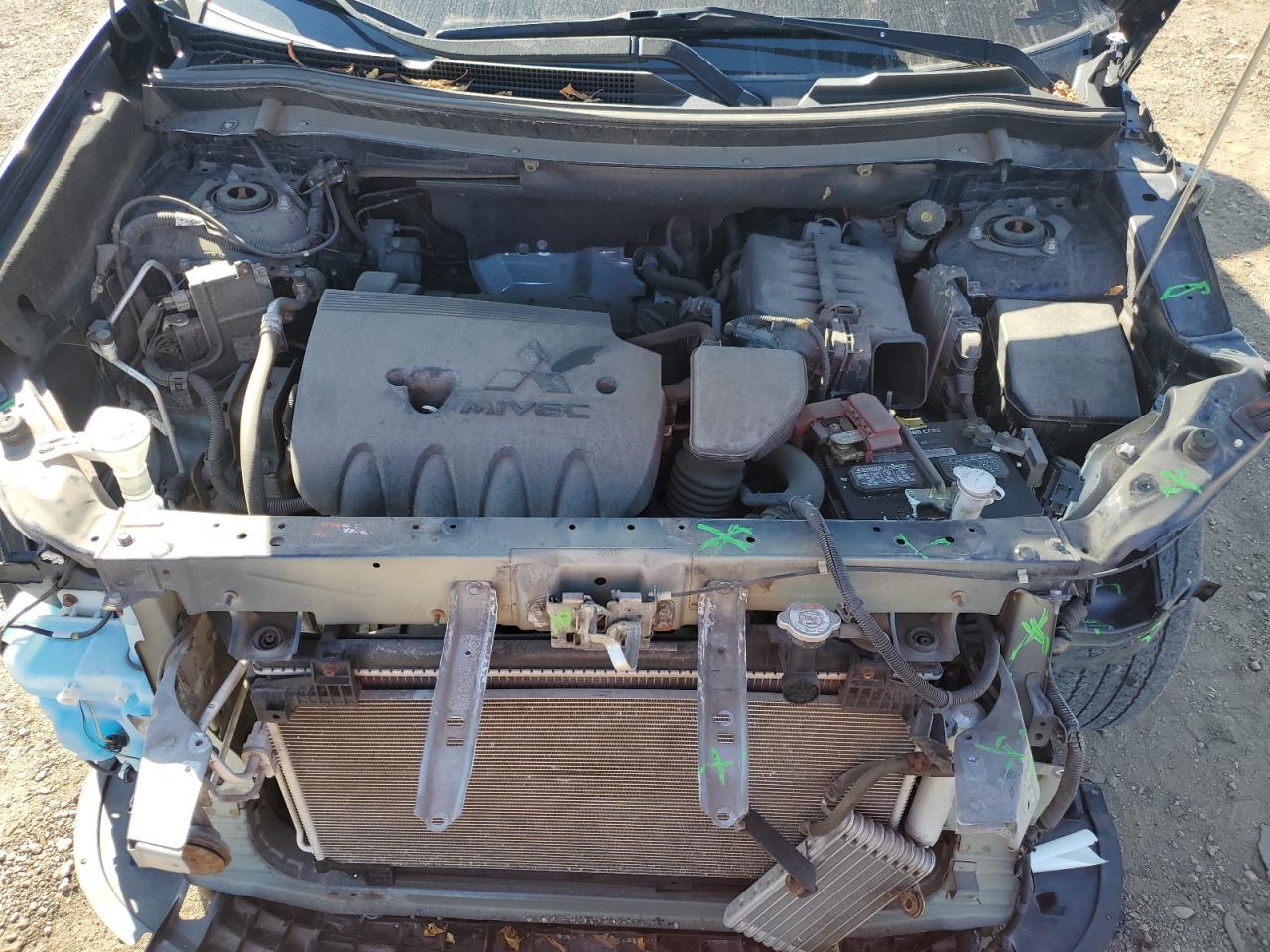 MITSUBISHI OUTLANDER ES