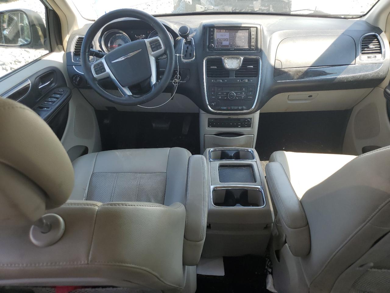 CHRYSLER TOWN & COUNTRY TOURING L