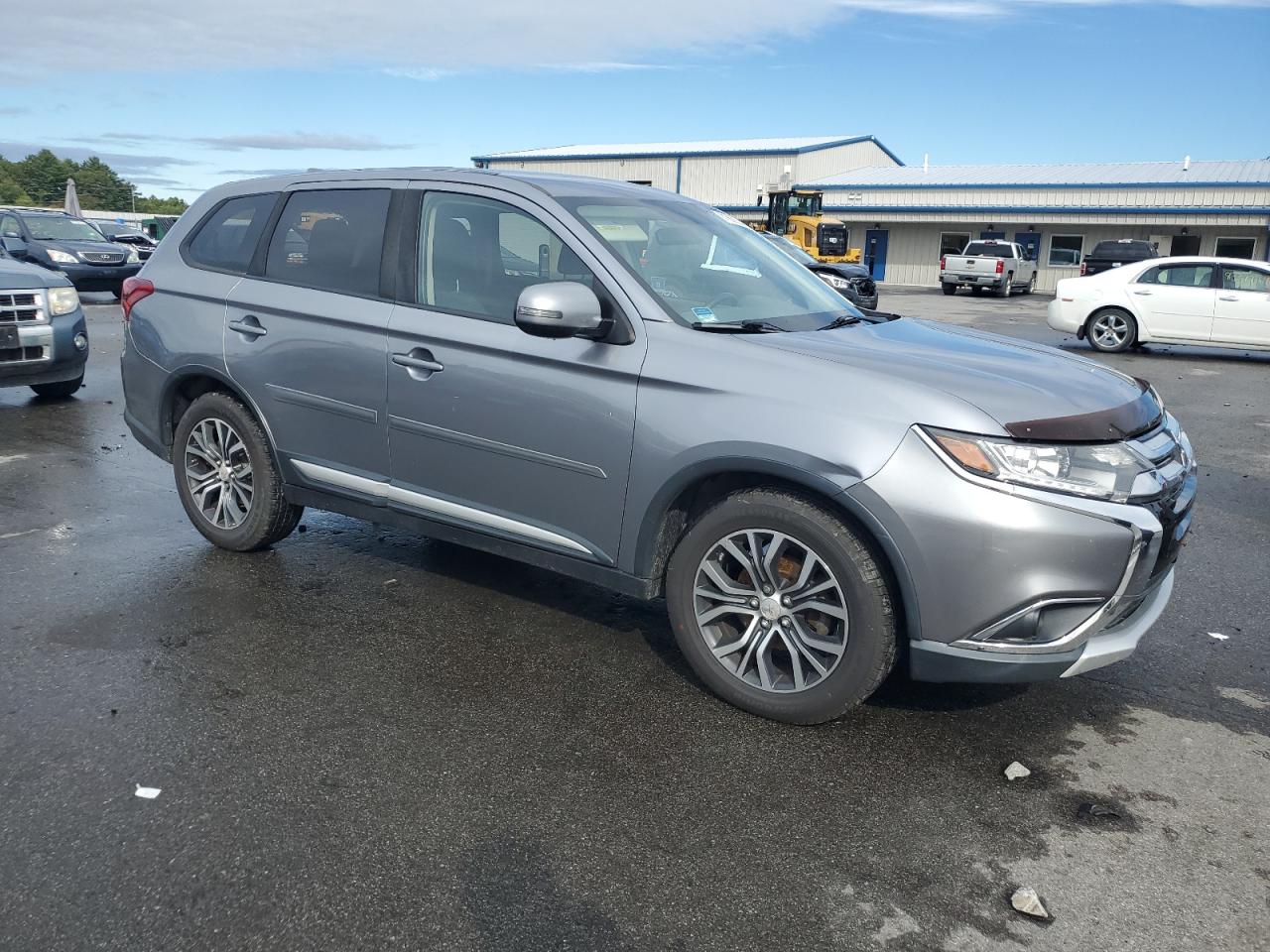 MITSUBISHI OUTLANDER SE