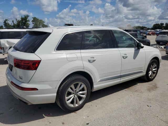 2017 AUDI Q7 PREMIUM WA1LAAF71HD045841