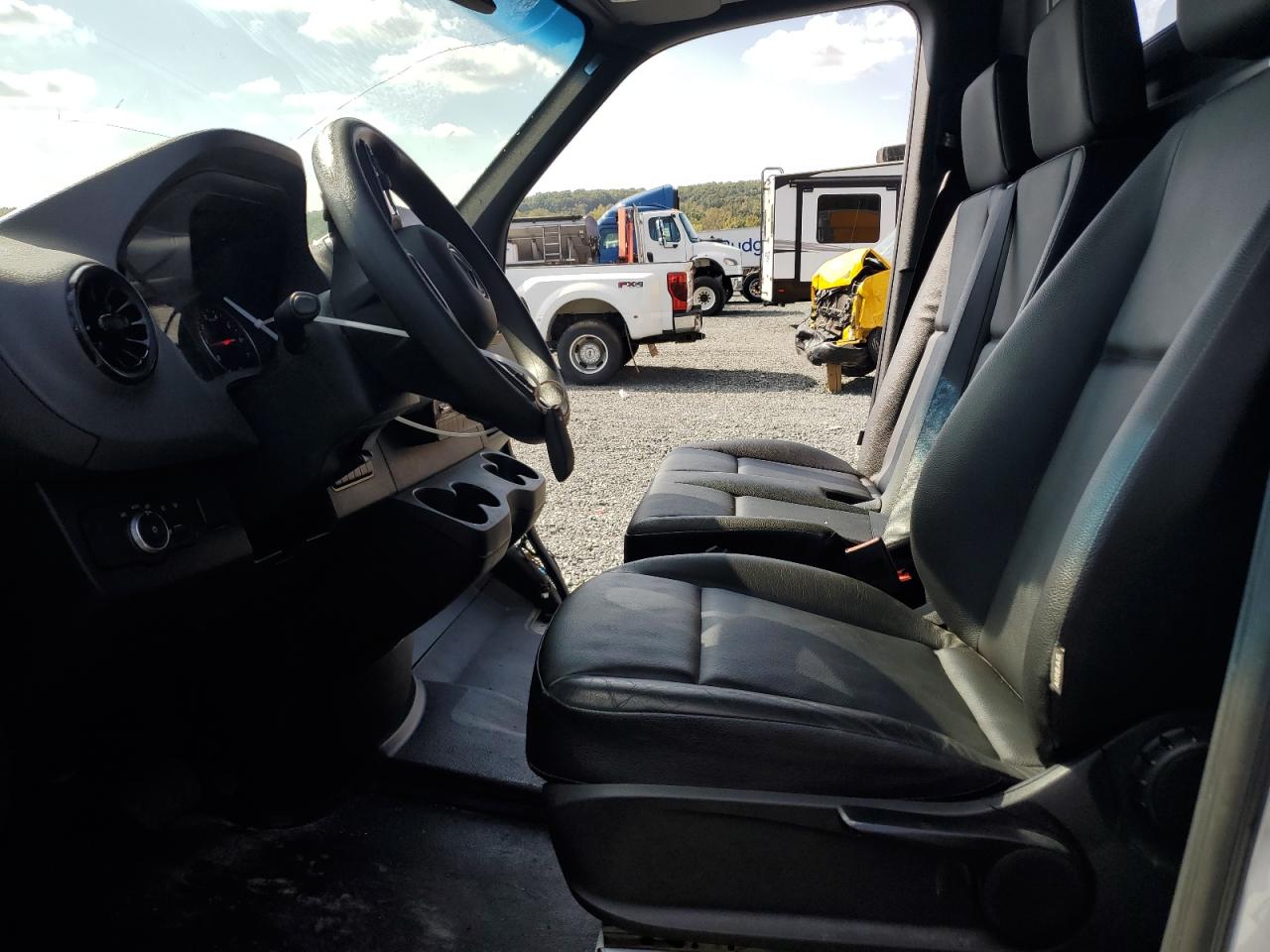 MERCEDES-BENZ SPRINTER 2500