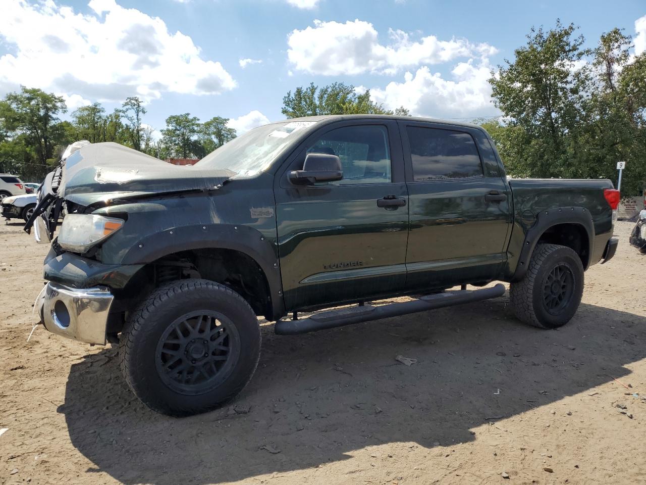 TOYOTA TUNDRA CREWMAX SR5