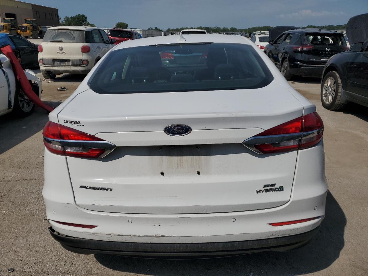 Lot #3303698022 2019 FORD FUSION SE