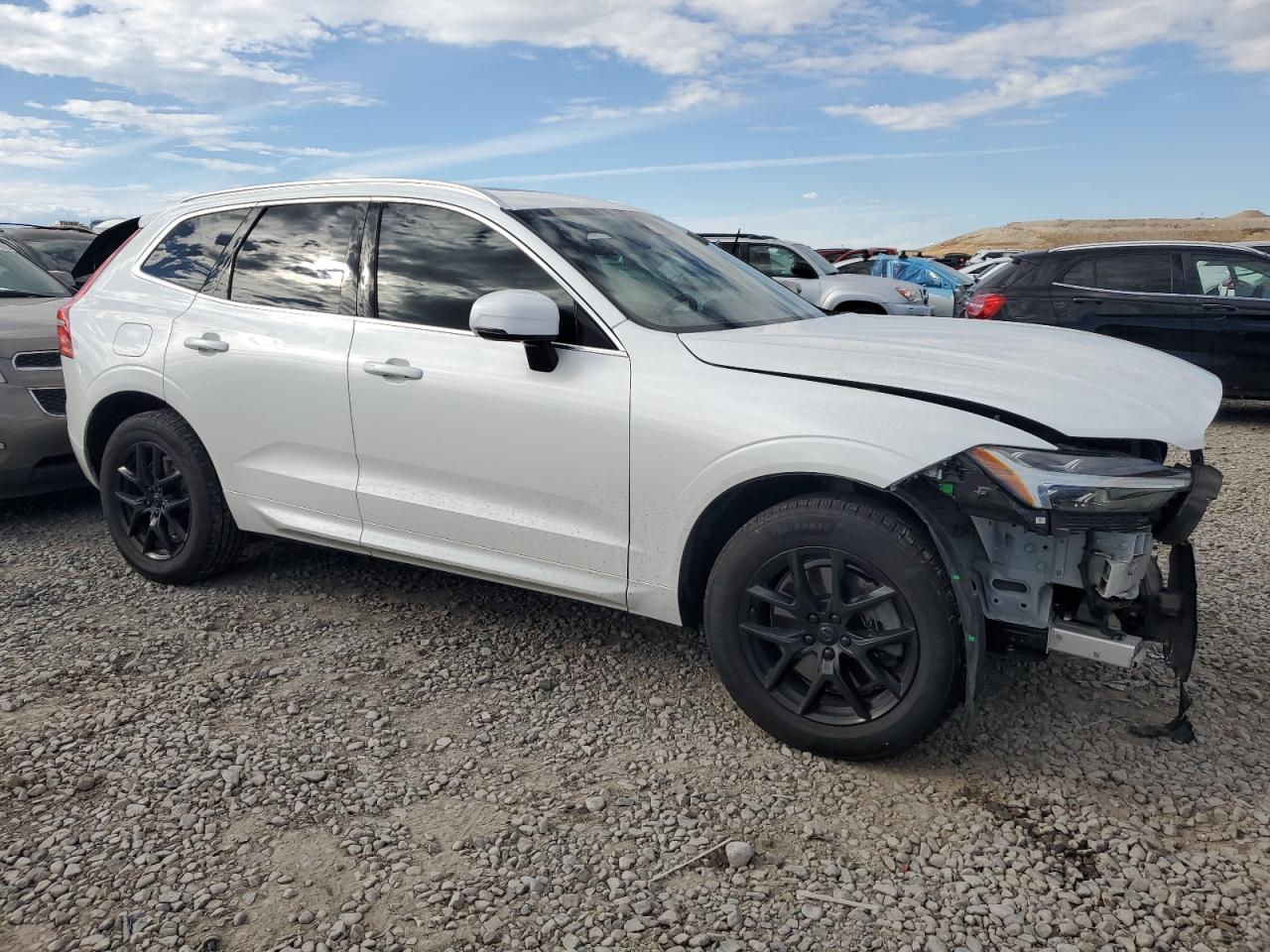 VOLVO XC60 T6 MOMENTUM