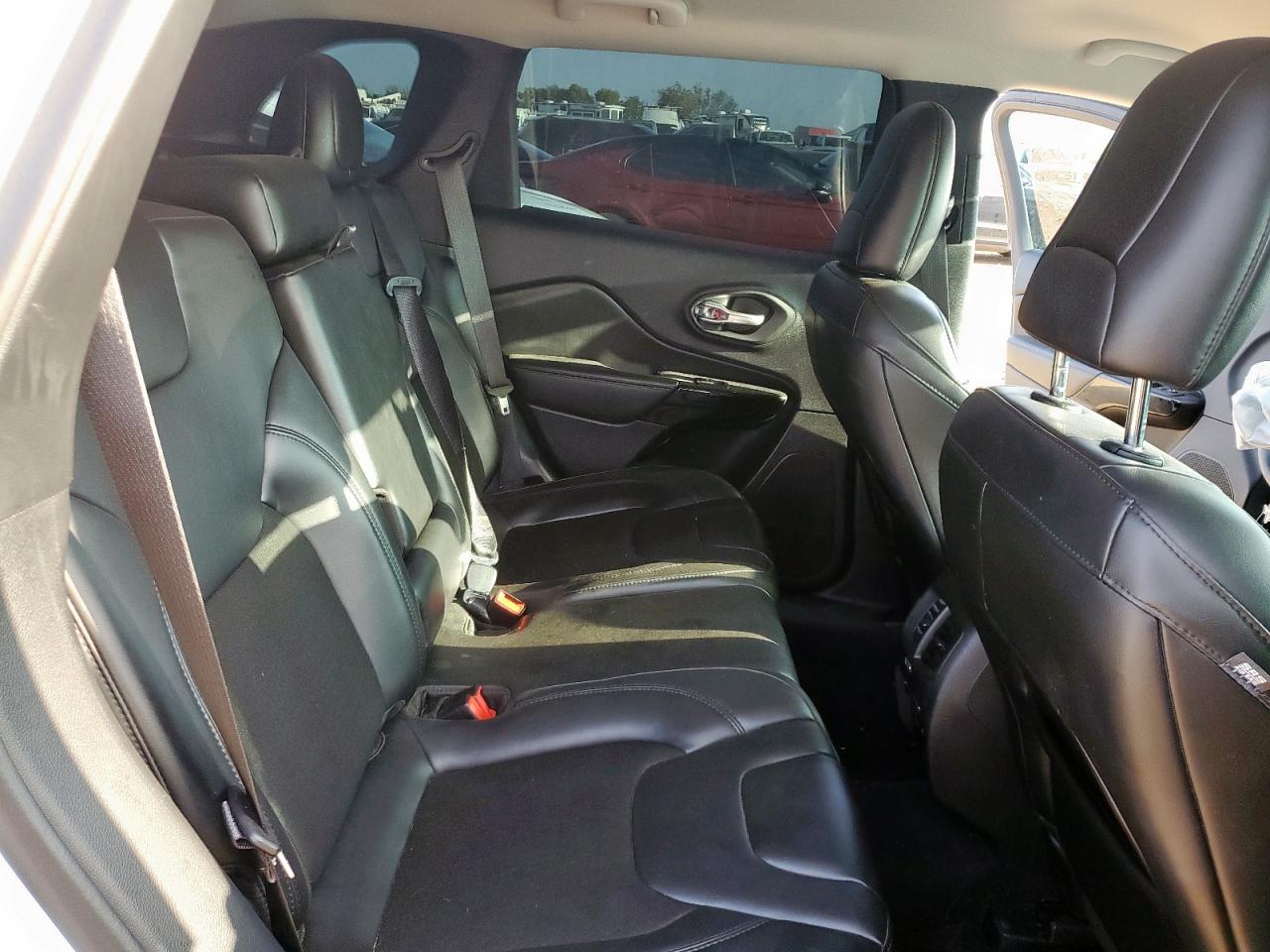 JEEP GRAND CHEROKEE LATITUDE PLUS