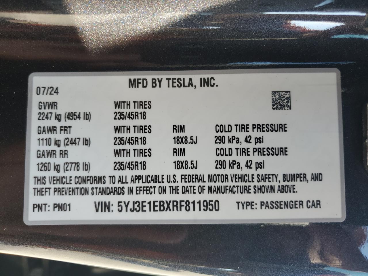 TESLA MODEL 3