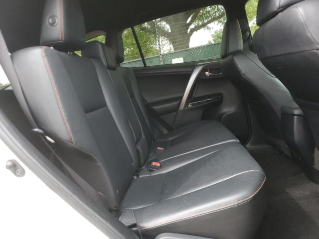 2016 TOYOTA RAV4 SE - JTMNFREV8GJ066622