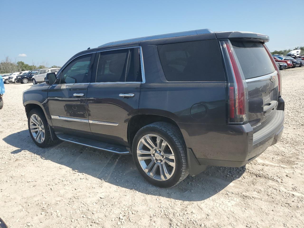 CADILLAC ESCALADE LUXURY