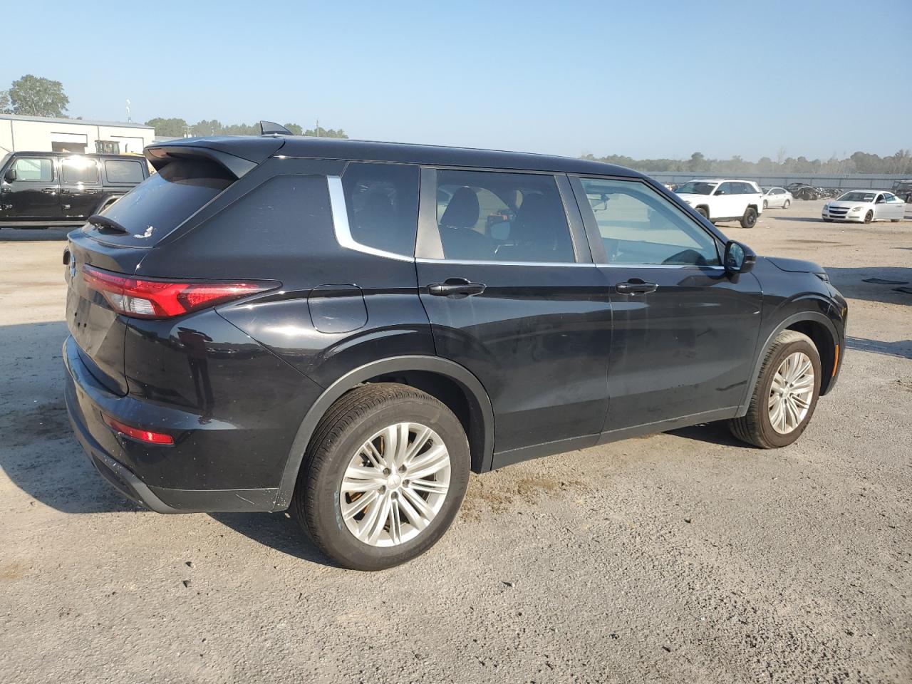 MITSUBISHI OUTLANDER ES