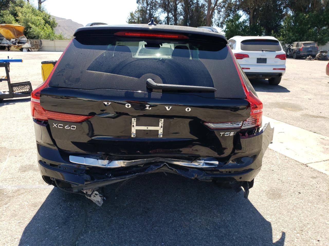 VOLVO XC60 T5 R-DESIGN