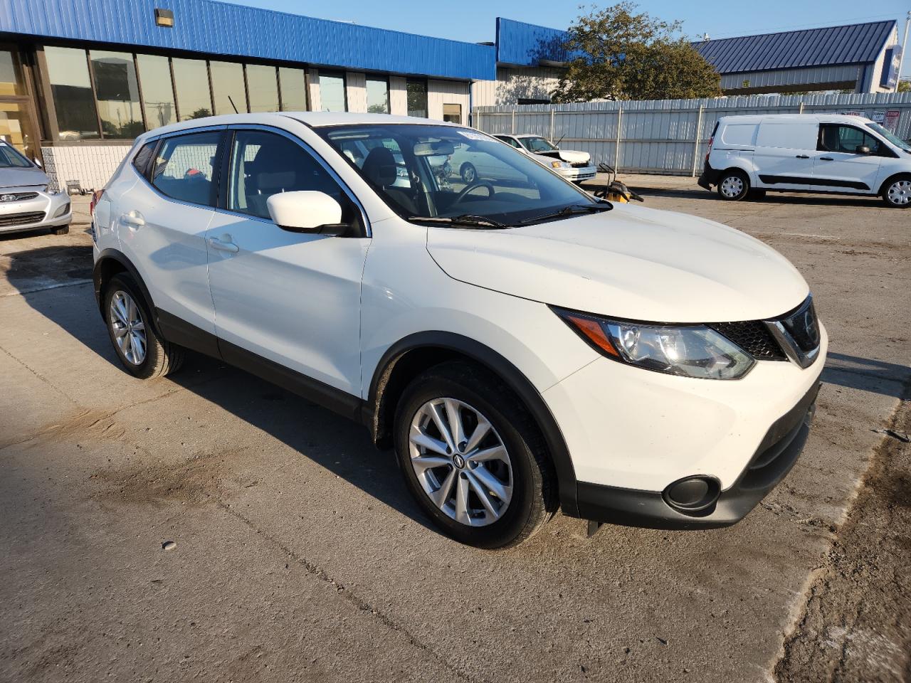 NISSAN ROGUE SPORT S