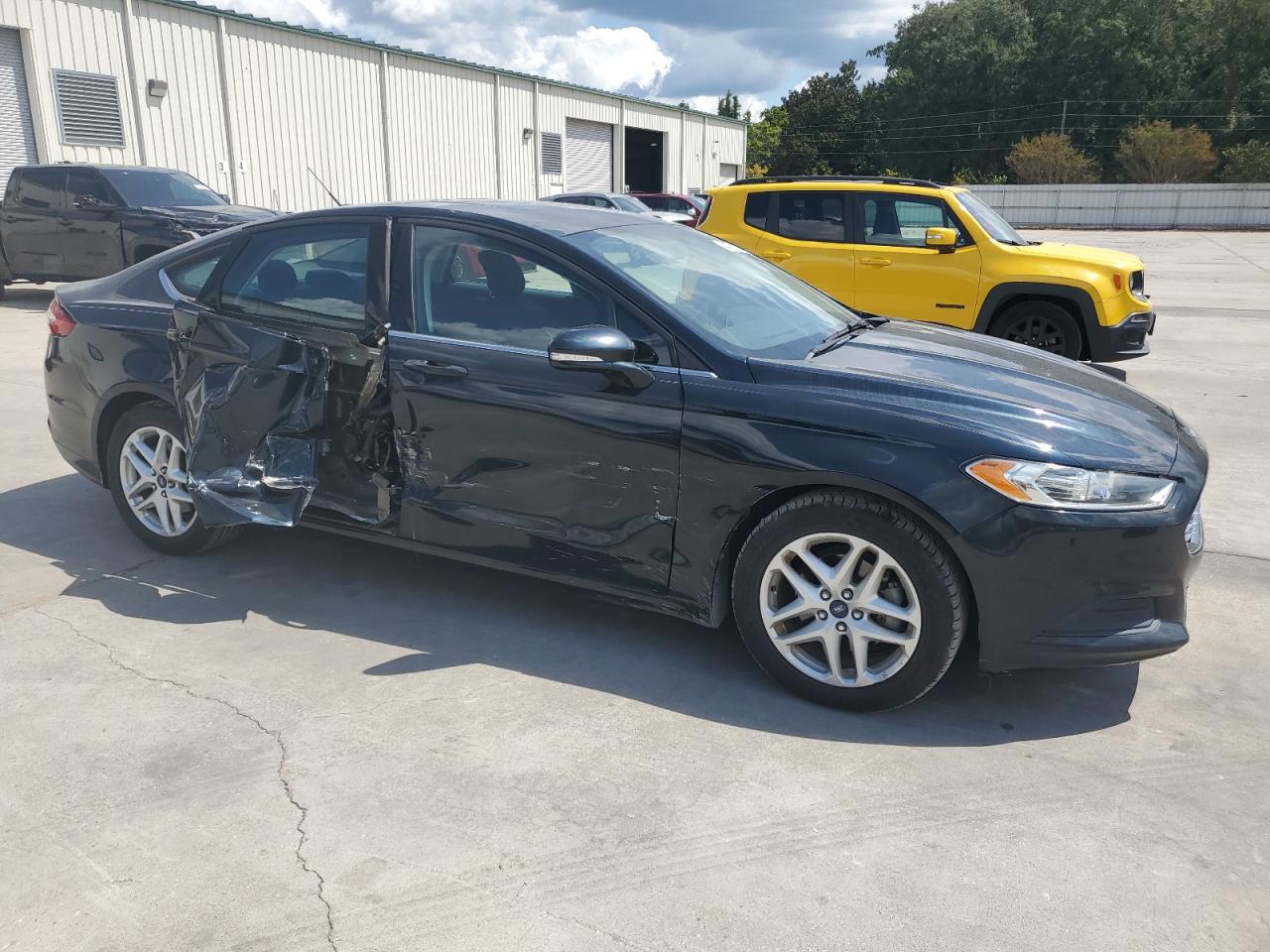 FORD FUSION SE