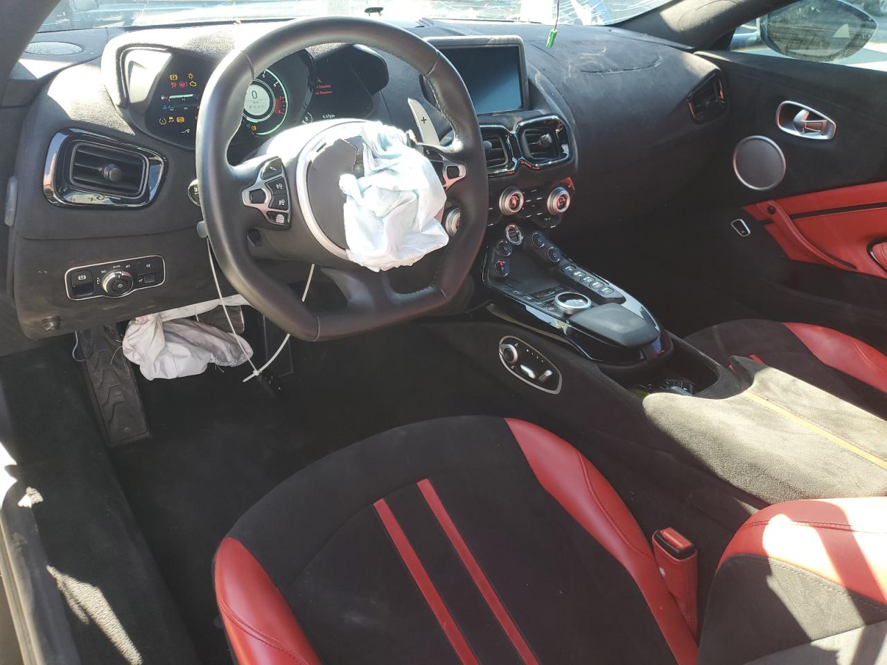 ASTON MARTIN VANTAGE