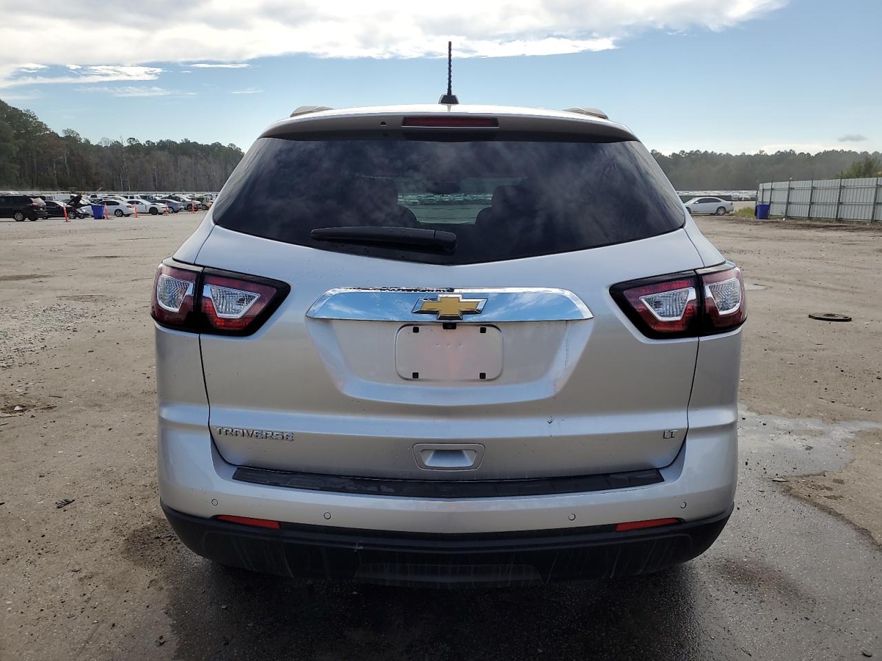 CHEVROLET TRAVERSE LT