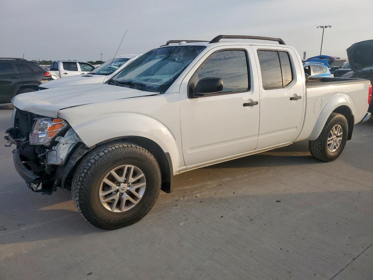 NISSAN FRONTIER SV