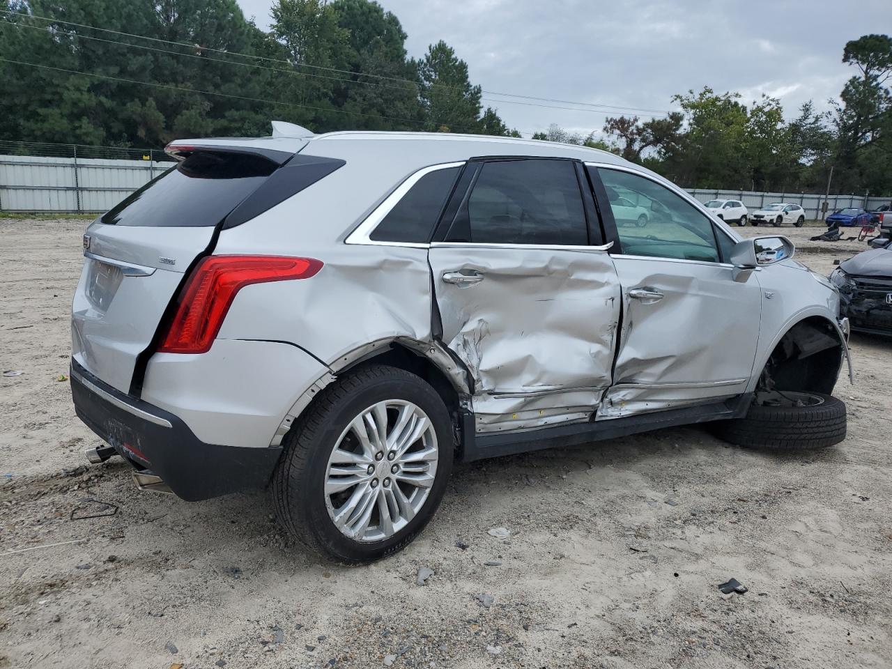 CADILLAC XT5 PREMIUM LUXURY