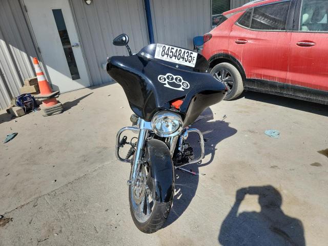 2011 HARLEY-DAVIDSON FLHX - 1HD1KBM14BB671402