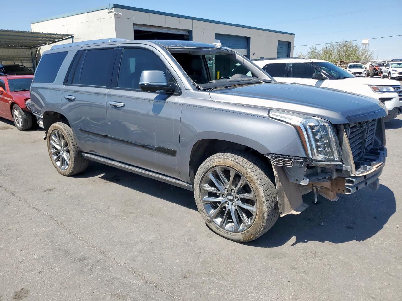 CADILLAC ESCALADE PREMIUM LUXURY