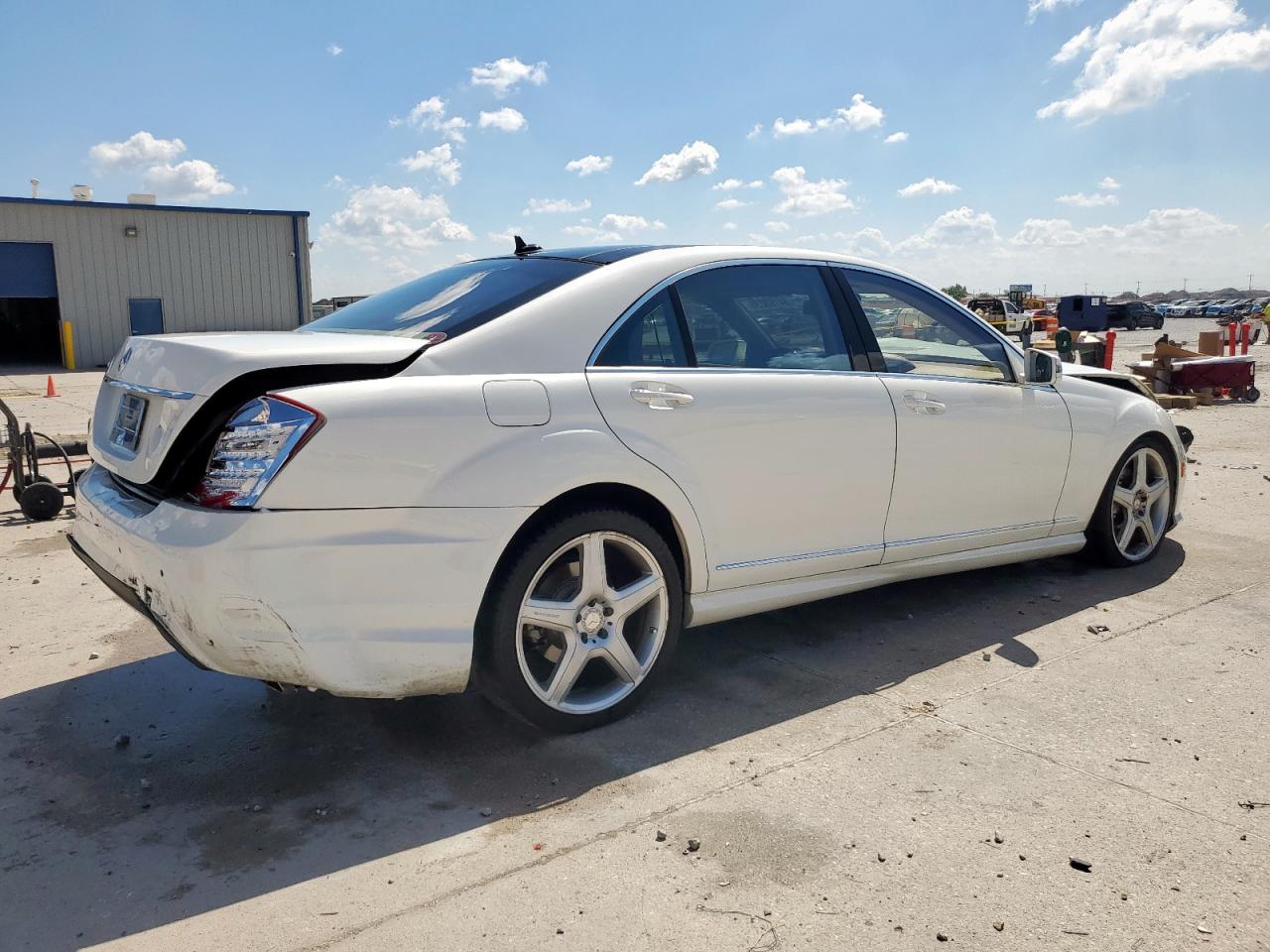 MERCEDES-BENZ S-CLASS 550