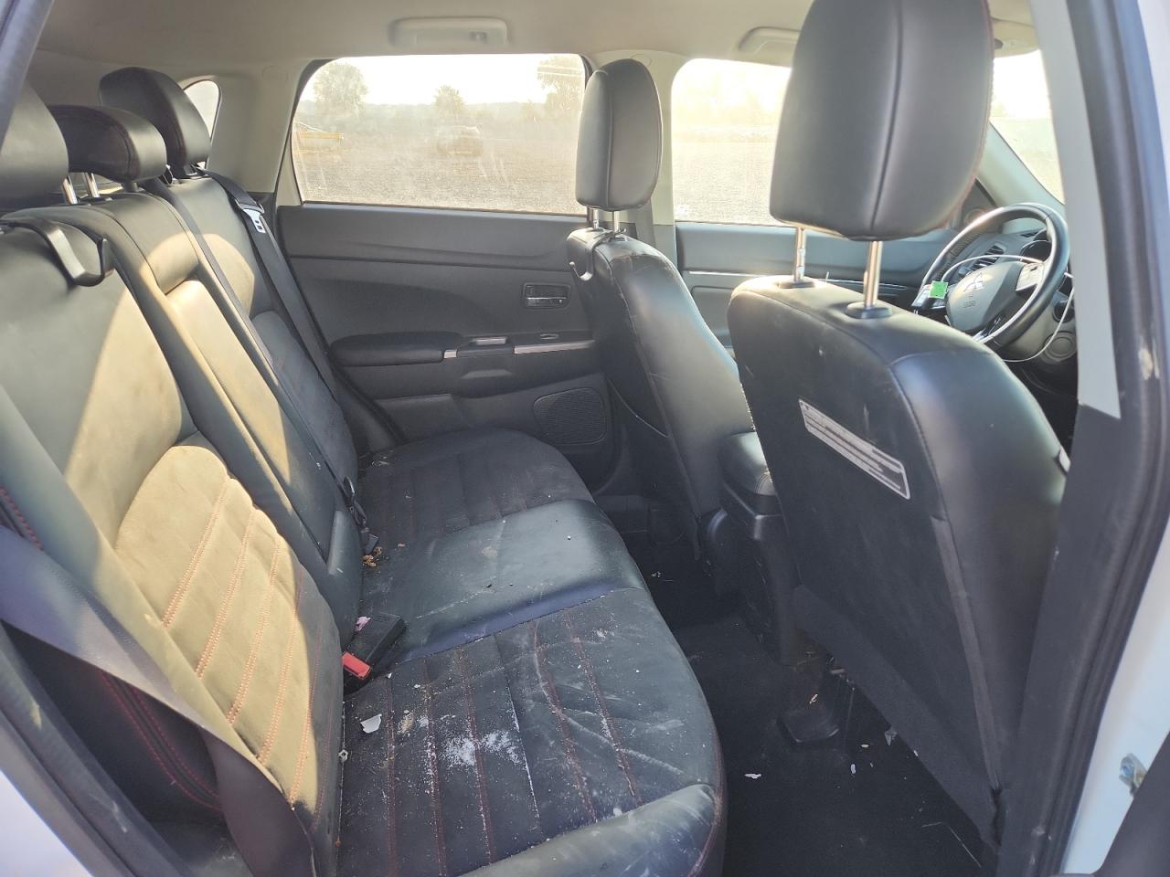 MITSUBISHI OUTLANDER ES