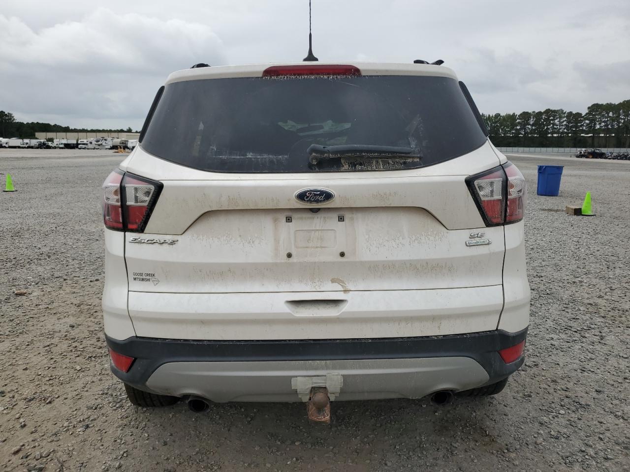 FORD ESCAPE SE