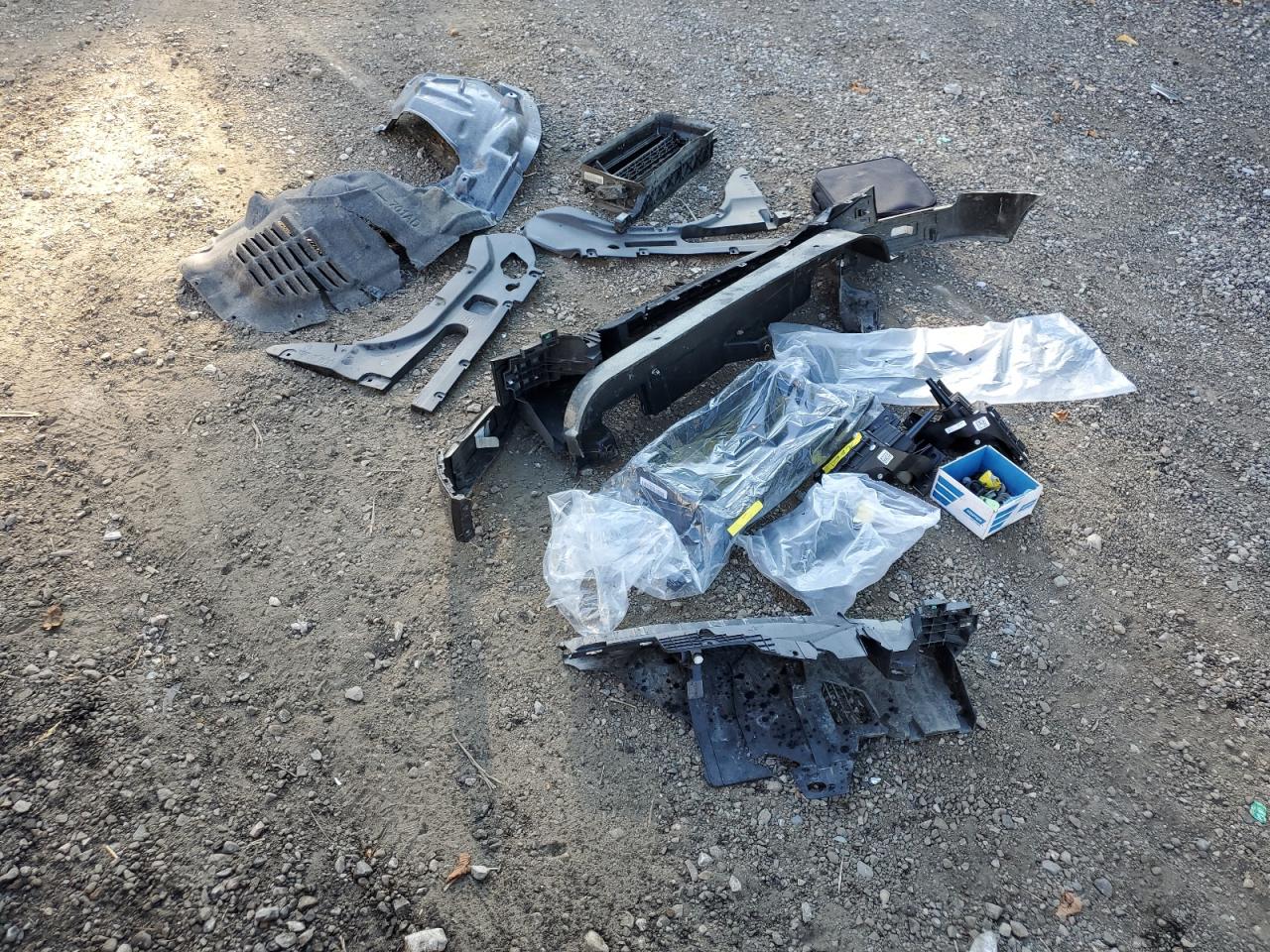 FORD F-150 LIGHTNING XLT