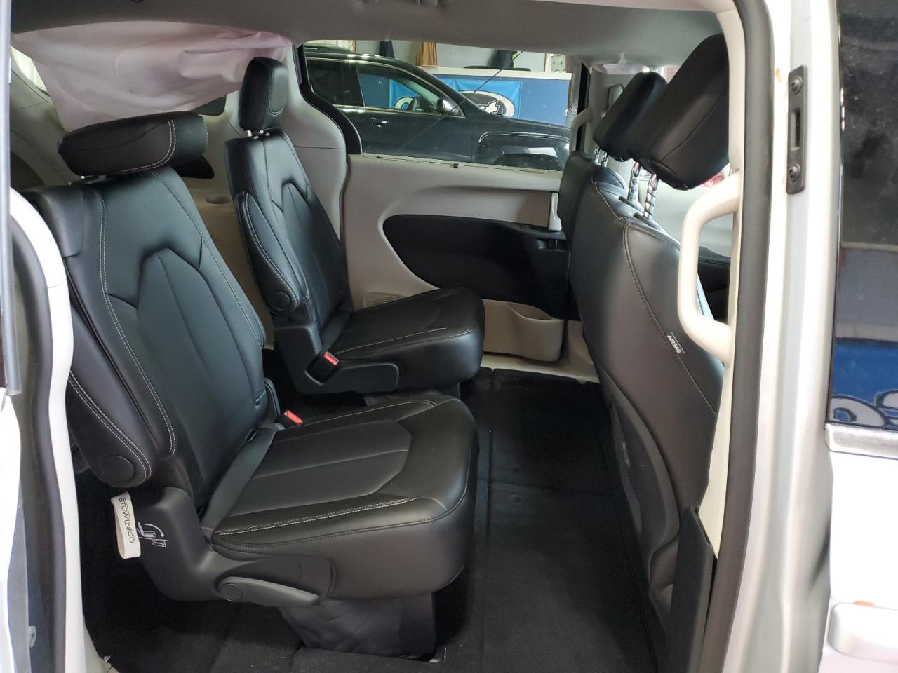 CHRYSLER PACIFICA TOURING L