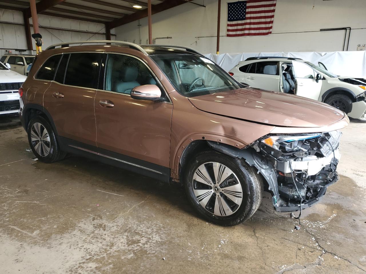 MERCEDES-BENZ EQB 300 4MATIC